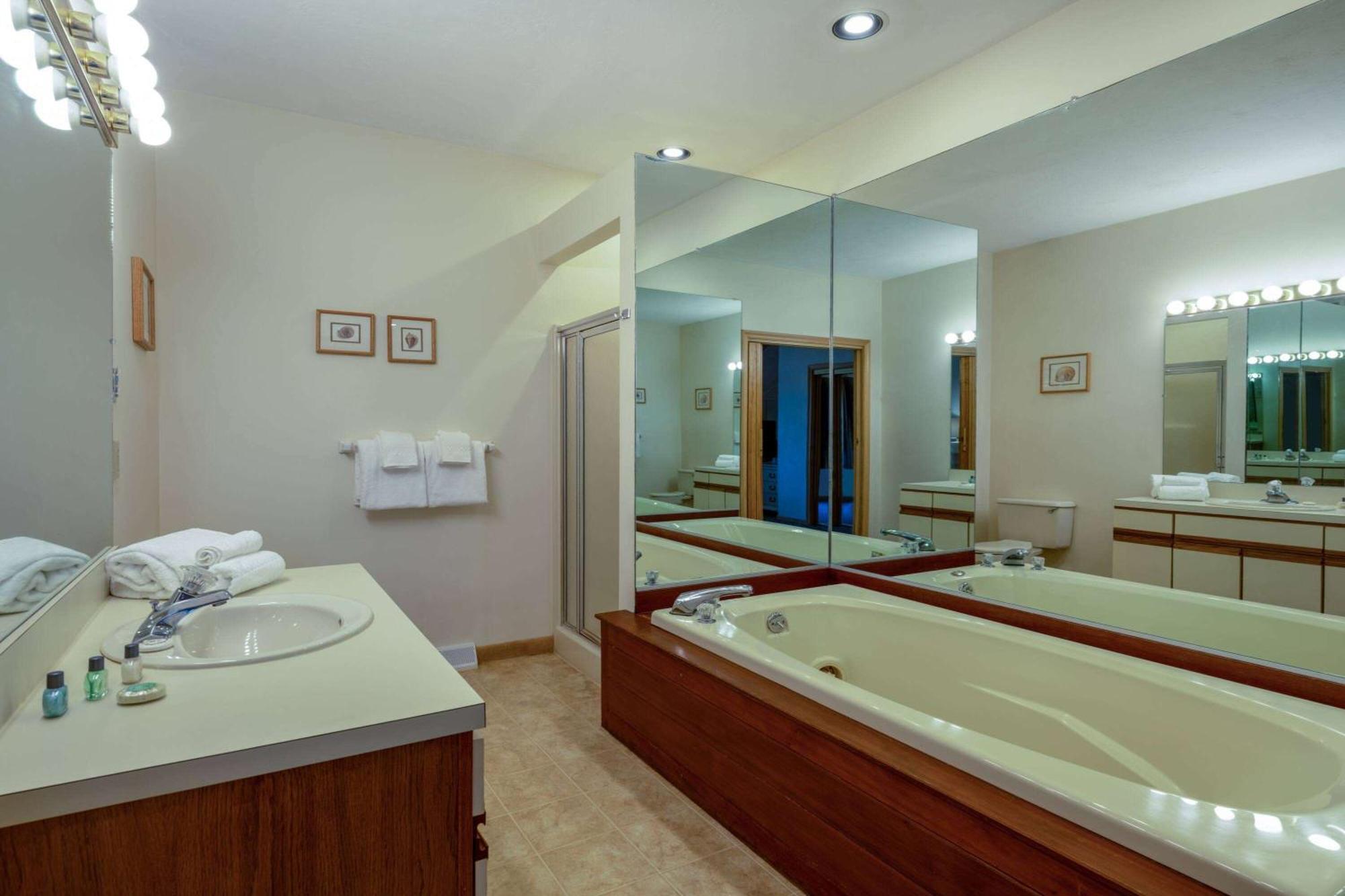 Southcape A Ramada By Wyndham 3*